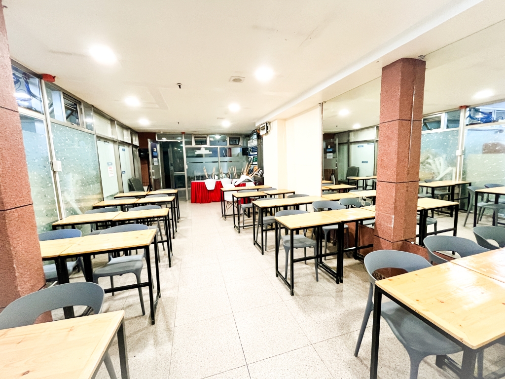 フィリピン留学 Cebu21 - Wales-Function Hall-3